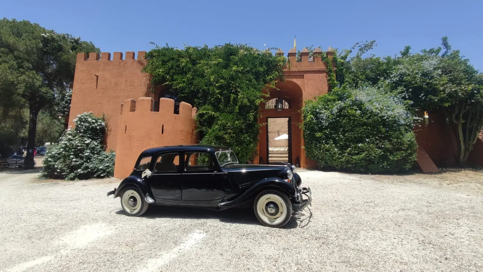 Citroën 11B Ligero - Vehículo Época Sevilla 1955 - Coche clásico para alquiler en bodas Sevilla - Imagen 4 de 7
