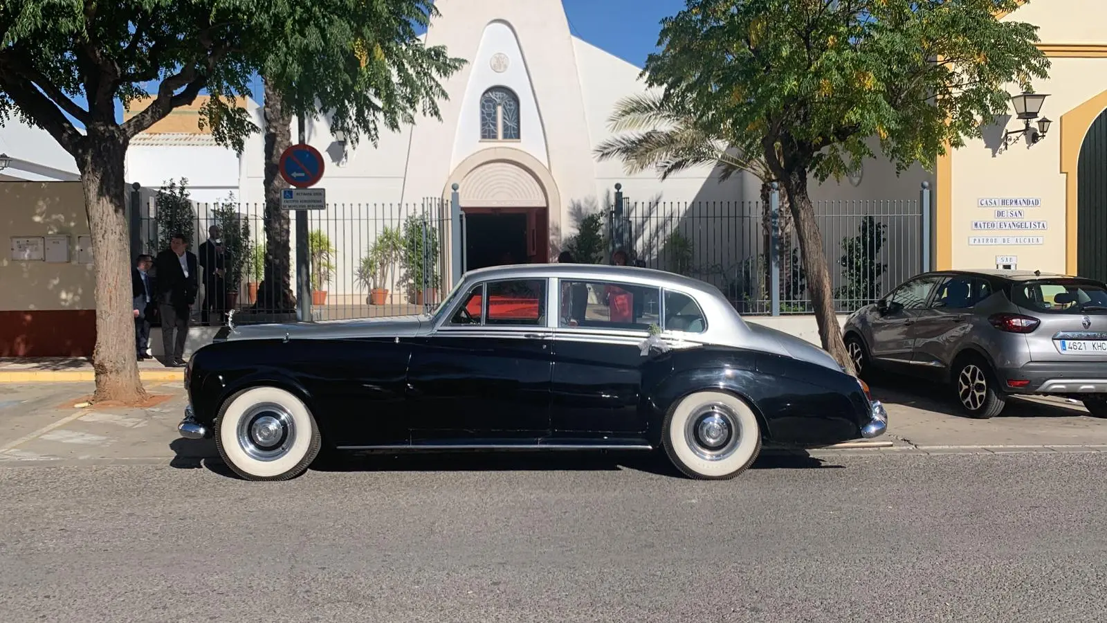 Rolls-Royce Silver Shadow (I) - Alquiler Sevilla 1972 - Coche clásico para alquiler en bodas Sevilla - Imagen 2 de 9