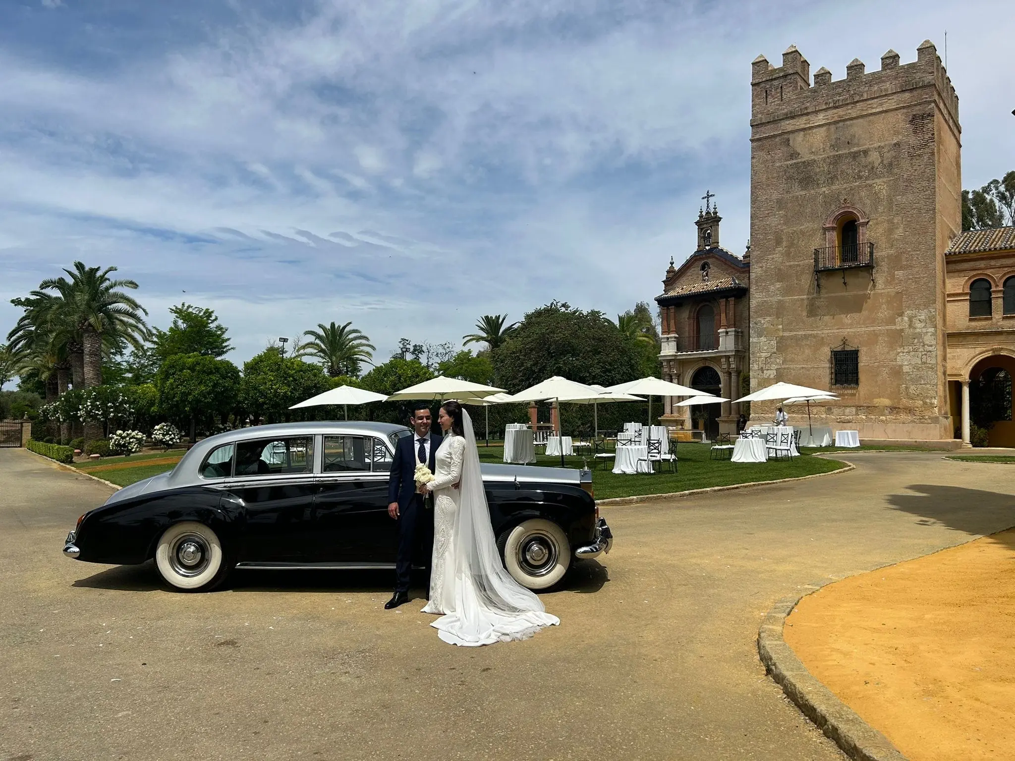 Rolls-Royce Silver Shadow (I) - Alquiler Sevilla 1972 - Coche clásico para alquiler en bodas Sevilla - Imagen 3 de 9