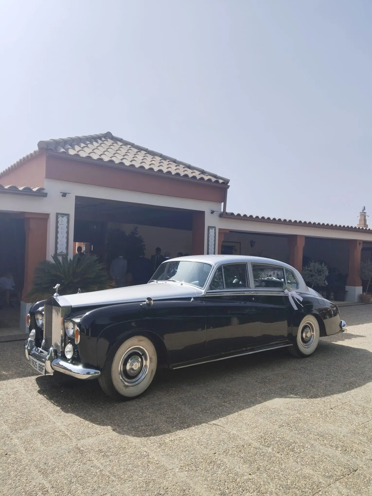 Rolls-Royce Silver Shadow (I) - Alquiler Sevilla 1972 - Coche clásico para alquiler en bodas Sevilla - Imagen 4 de 9