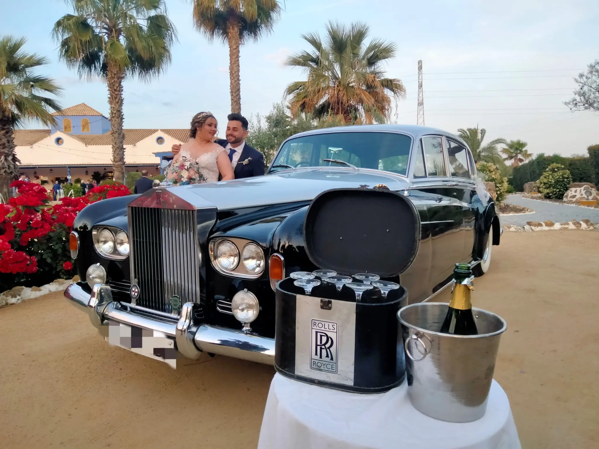 Rolls-Royce Silver Shadow (I) - Alquiler Sevilla 1972 - Coche clásico para alquiler en bodas Sevilla - Imagen 8 de 9
