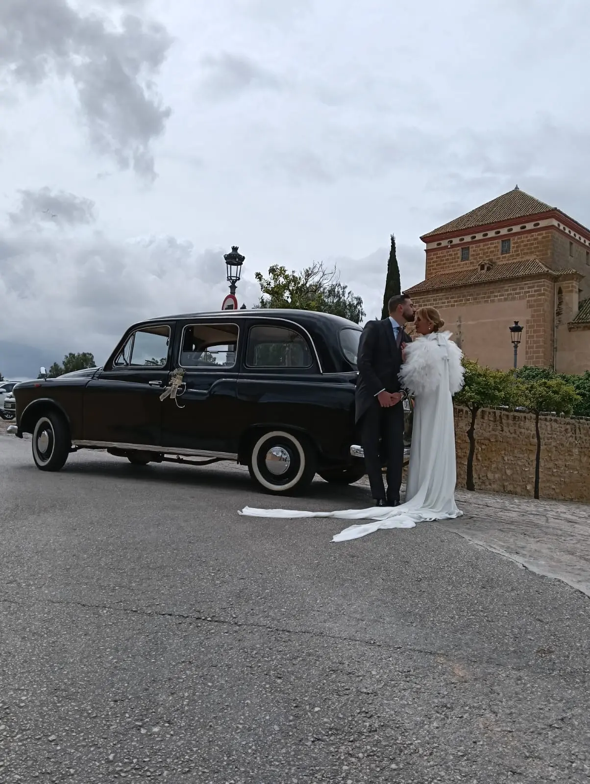 Austin FX4 (Taxi inglés) - Vehículo Clásico Sevilla 1986 - Coche clásico para alquiler en bodas Sevilla - Imagen 3 de 7