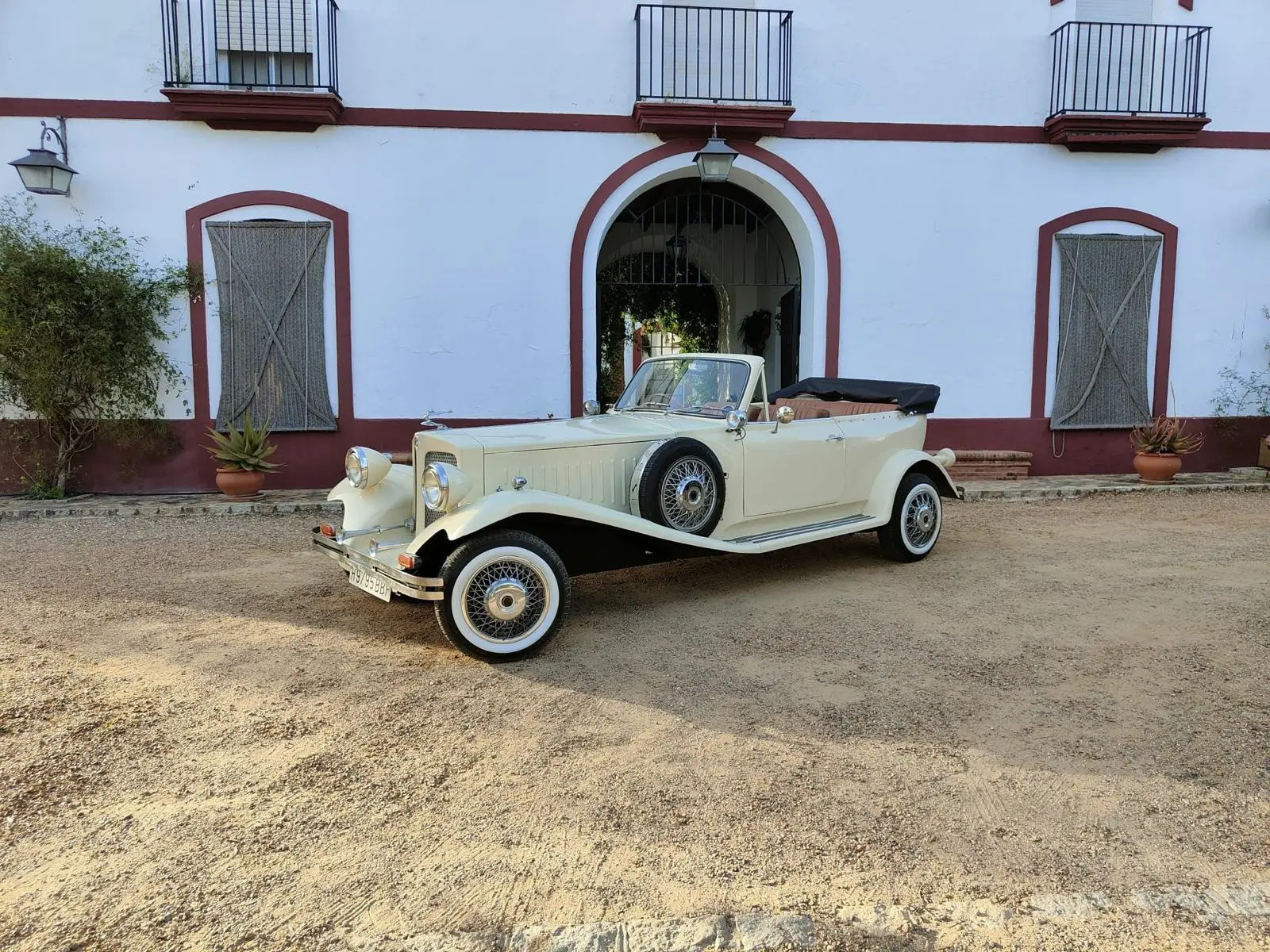 Alquiler coches clásicos Sevilla - HispalClasicos | Coches de época para bodas Sevilla, Rolls-Royce, Bentley, Beauford